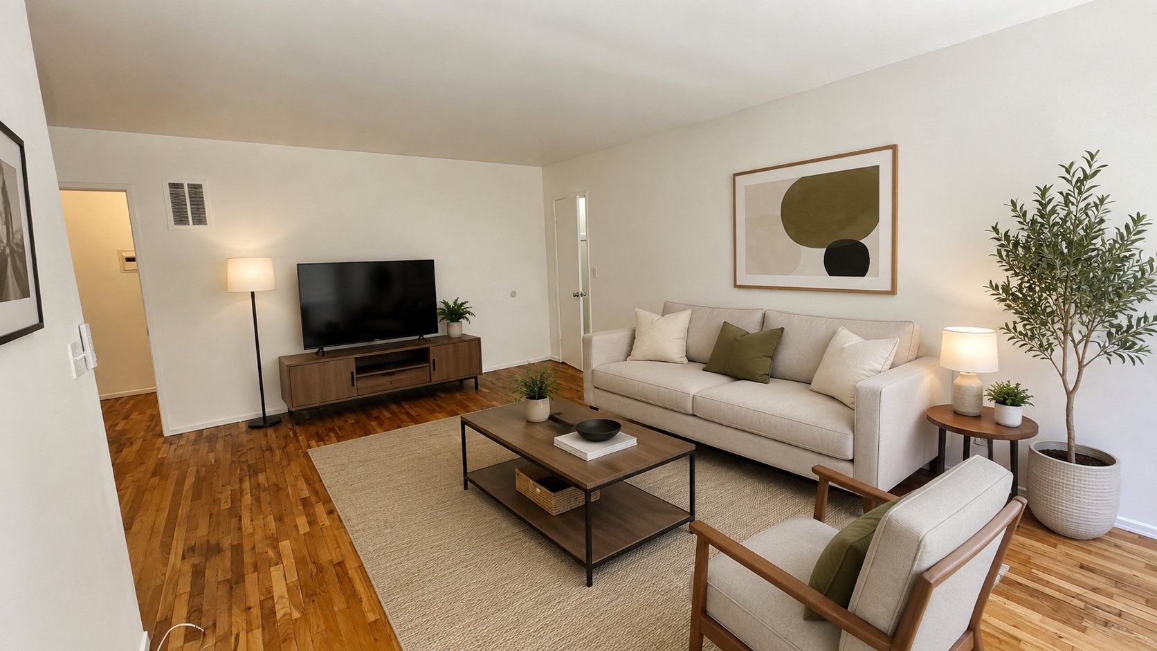 Los Angeles Apartment: 618 North Hayworth Ave