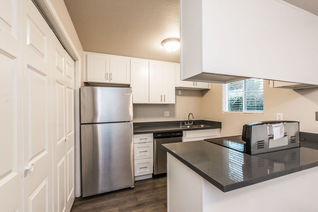 University Place Townhome: 2707 Mountain View Ave W
