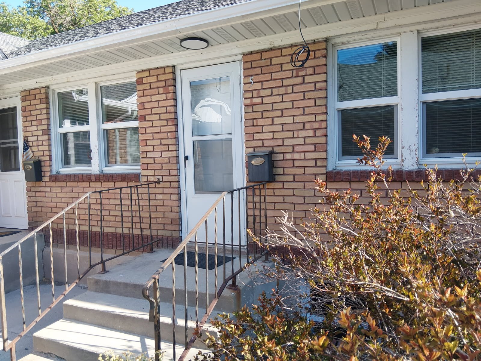 Malad Apartment: 265 N. Main St.