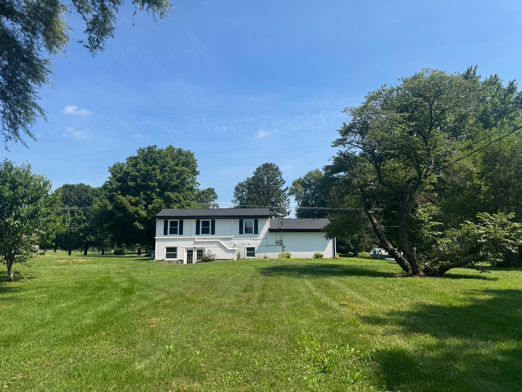 Greenfield House: 3973 E 600 N