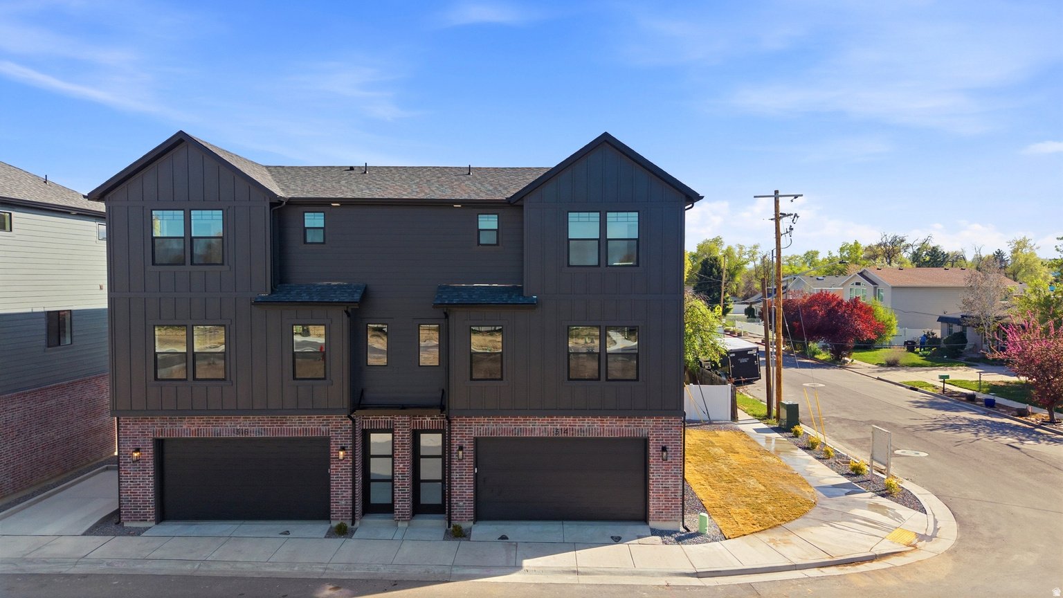 Sandy Townhome: 316 E Woodscape Way