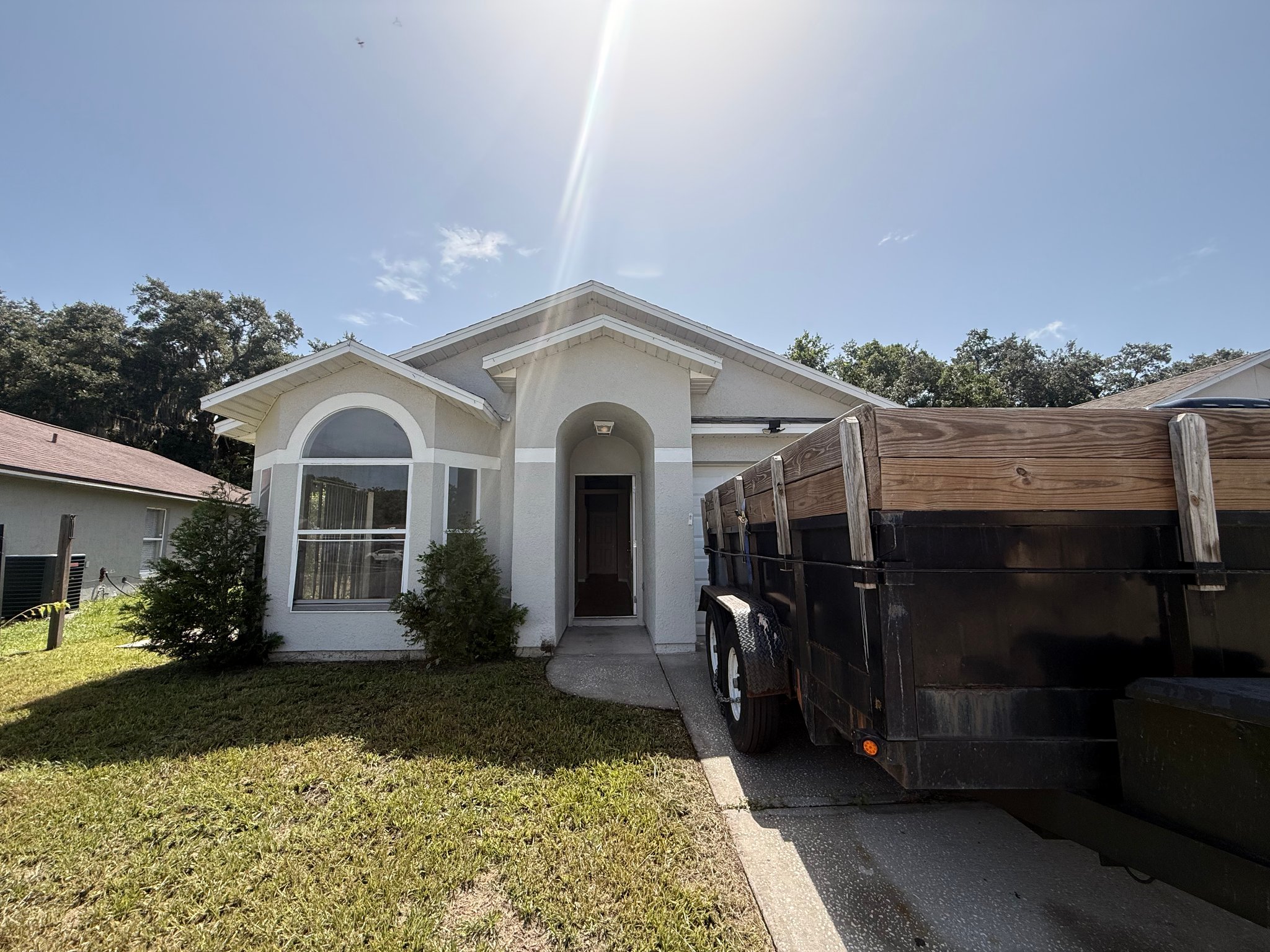 Sanford House: 2545 Daffadil Ter