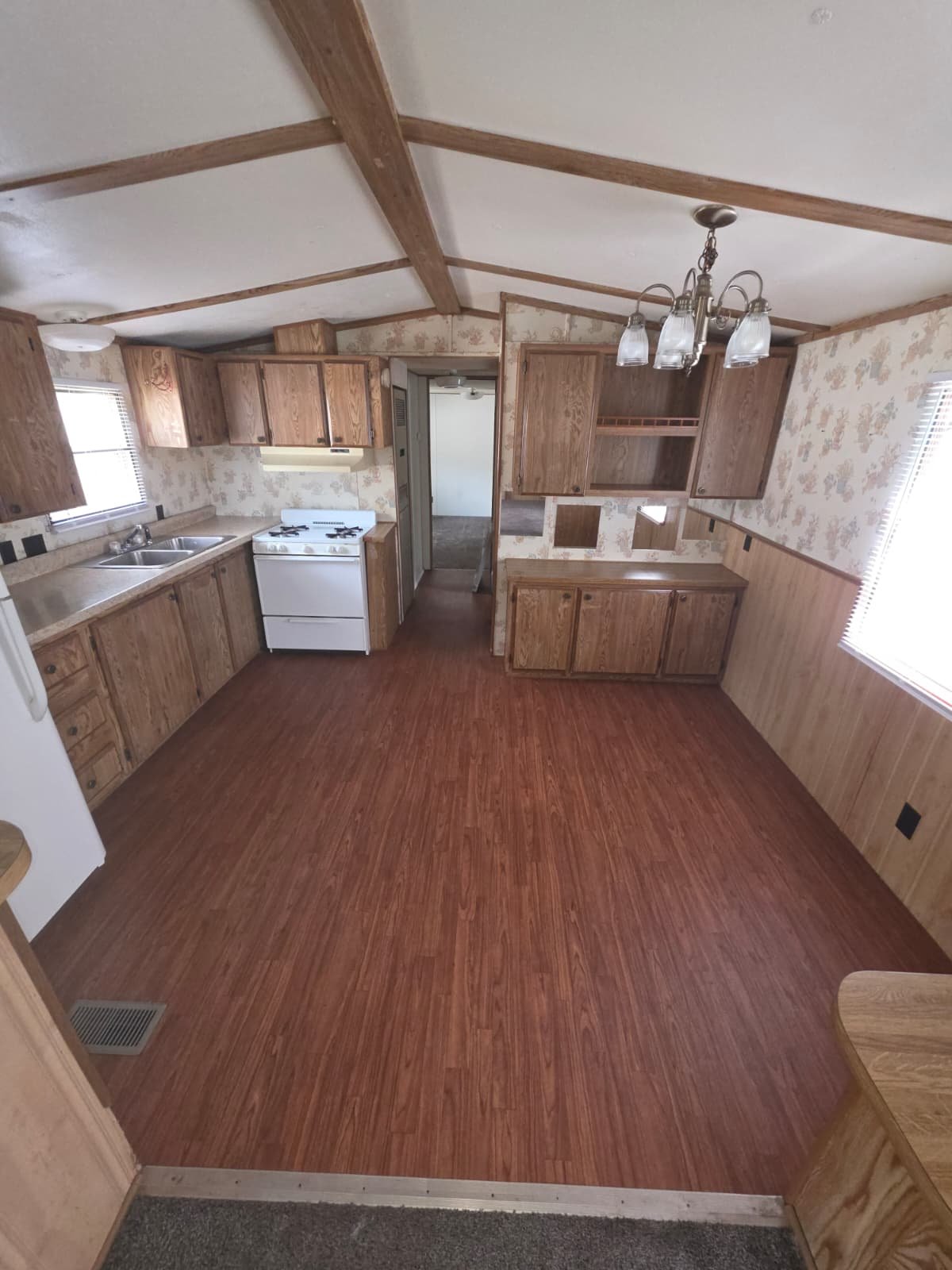 Hobart Other: 905 W 37th Ave