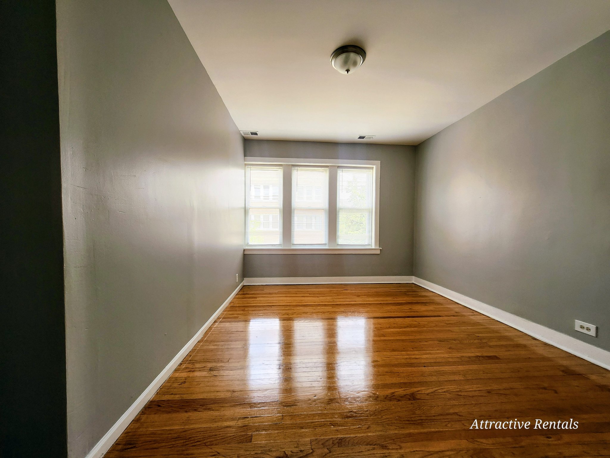 Chicago Apartment: 1617 W 78th