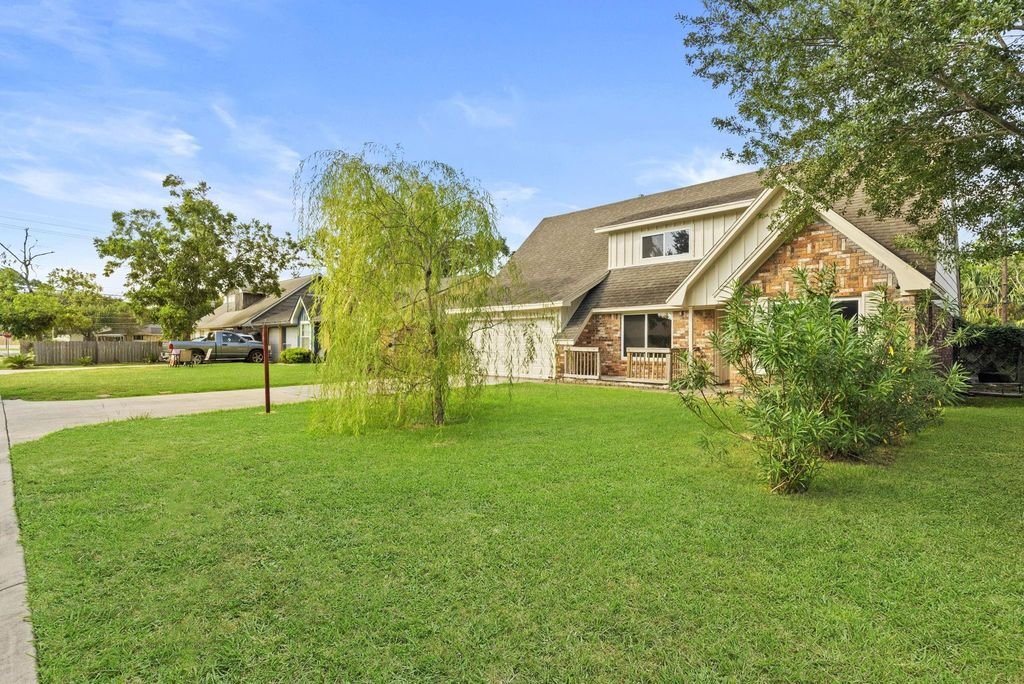 Seabrook House: 1422 Delabrook Ct