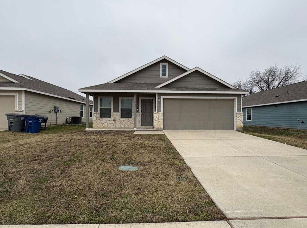 Dallas House: 1339 Mosely Cir