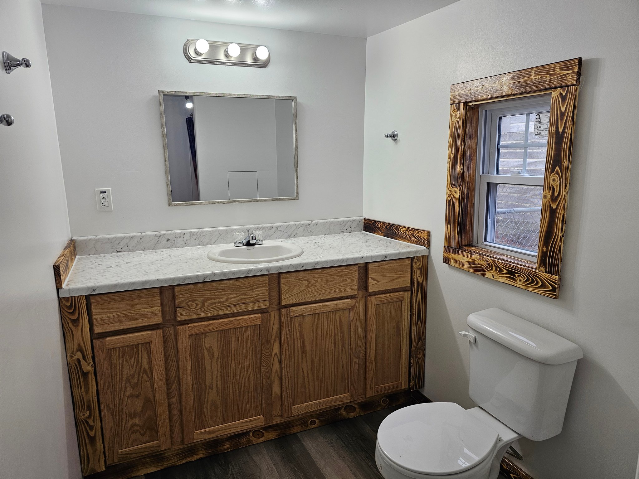 Hoisington House: 604 E 1st