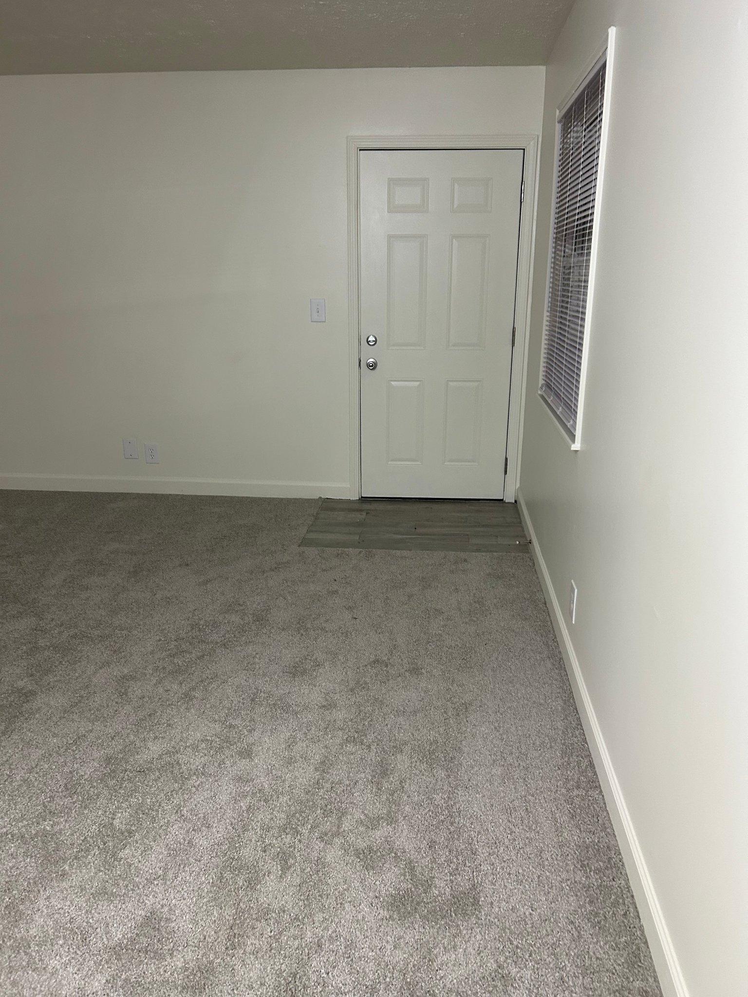 Louisville Apartment: 6105 Julie Kay’s Way #2