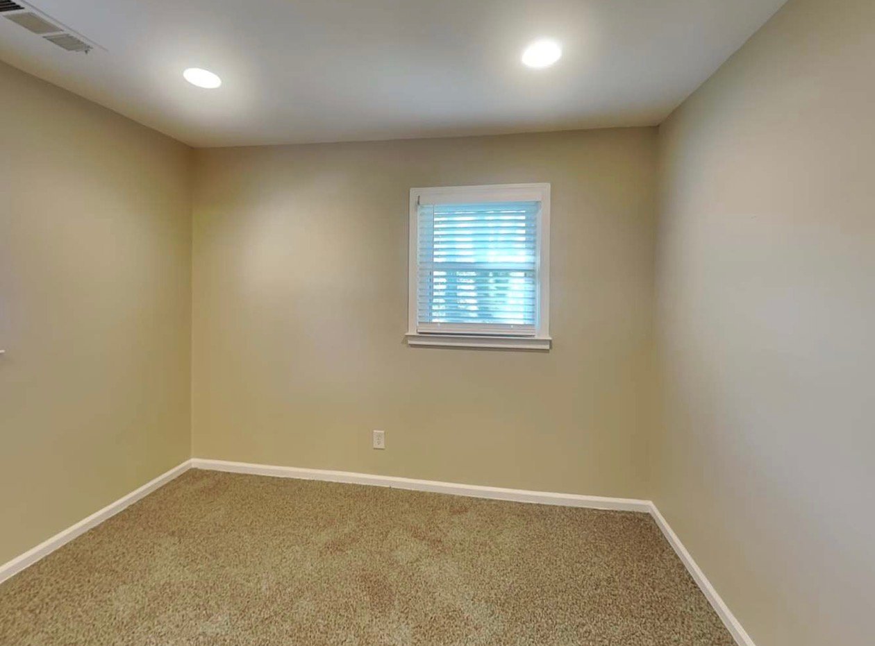Atlanta House: 2435 N Main St Nw