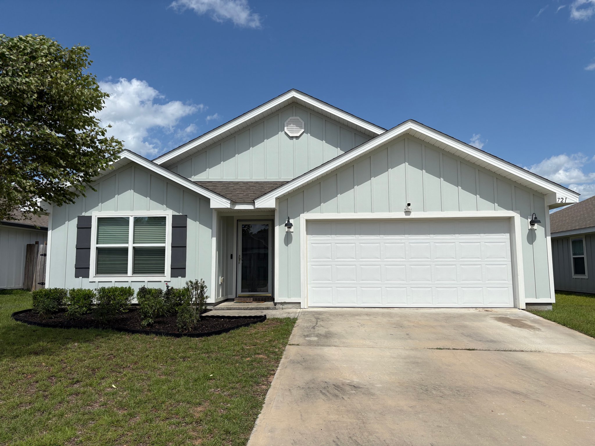 Crestview House: 721 Quintana St