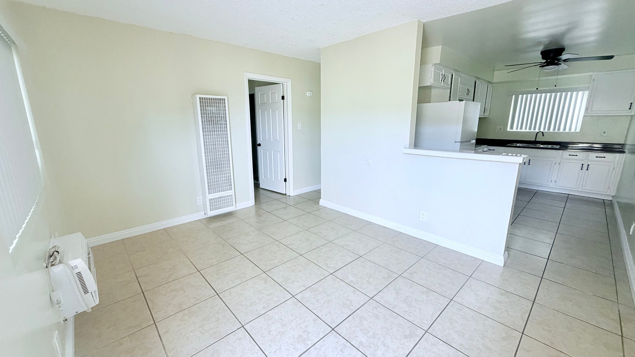 Monrovia Apartment: 810 W Duarte Rd