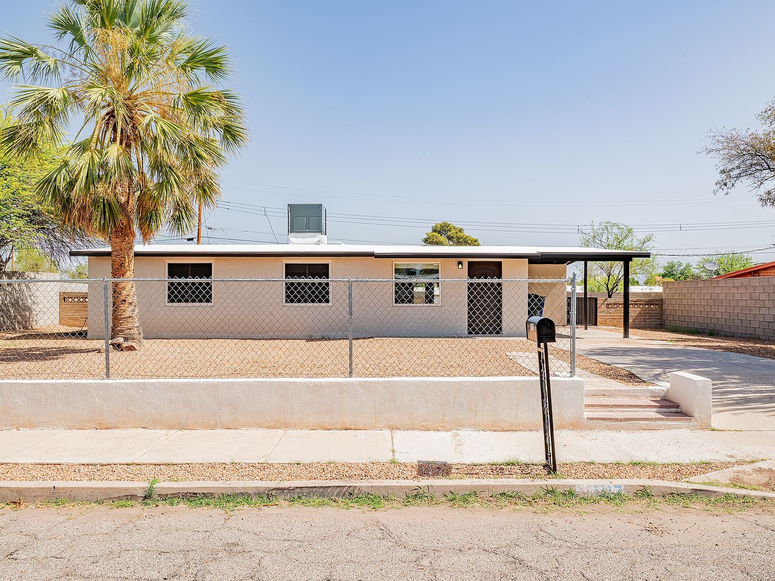 Tucson House: 1117 E Illinois St