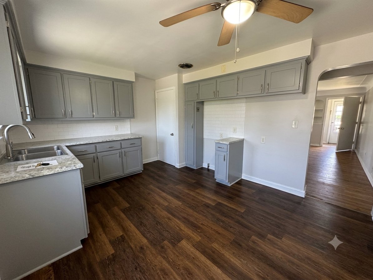 Cleveland House: 11511 Bradwell Rd