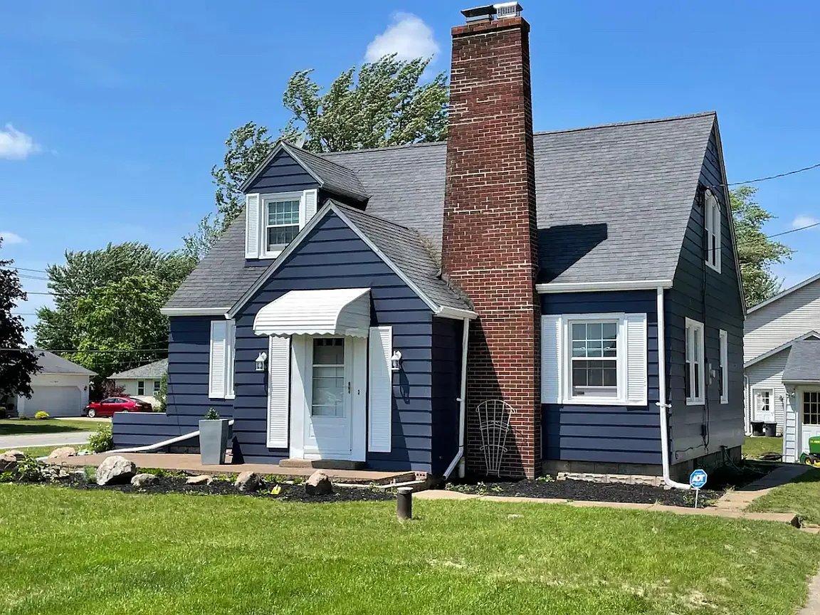 Niagara Falls House: 2489 Ferchen St