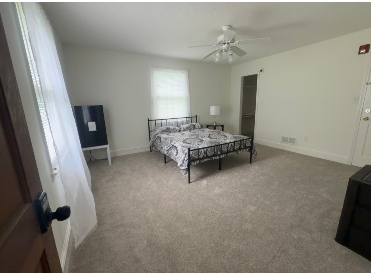 Jonesboro Single Room: 298 Main Street