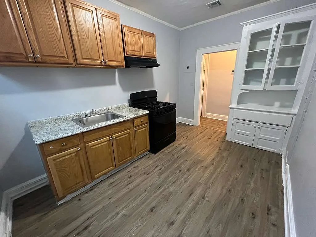 Paterson Apartment: 309 Park Ave