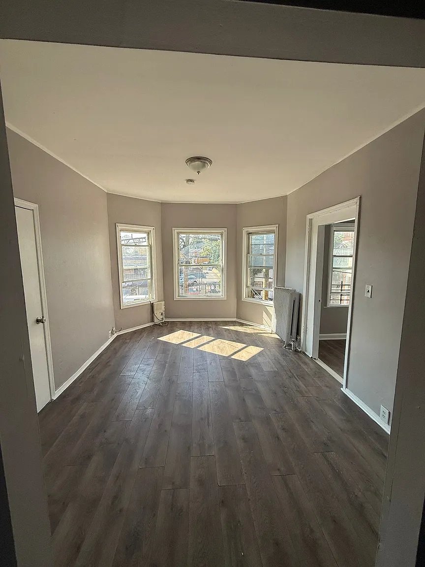 Paterson Apartment: 353 Fair St