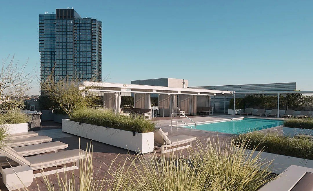 Los Angeles Condo: 530 S Hewitt St