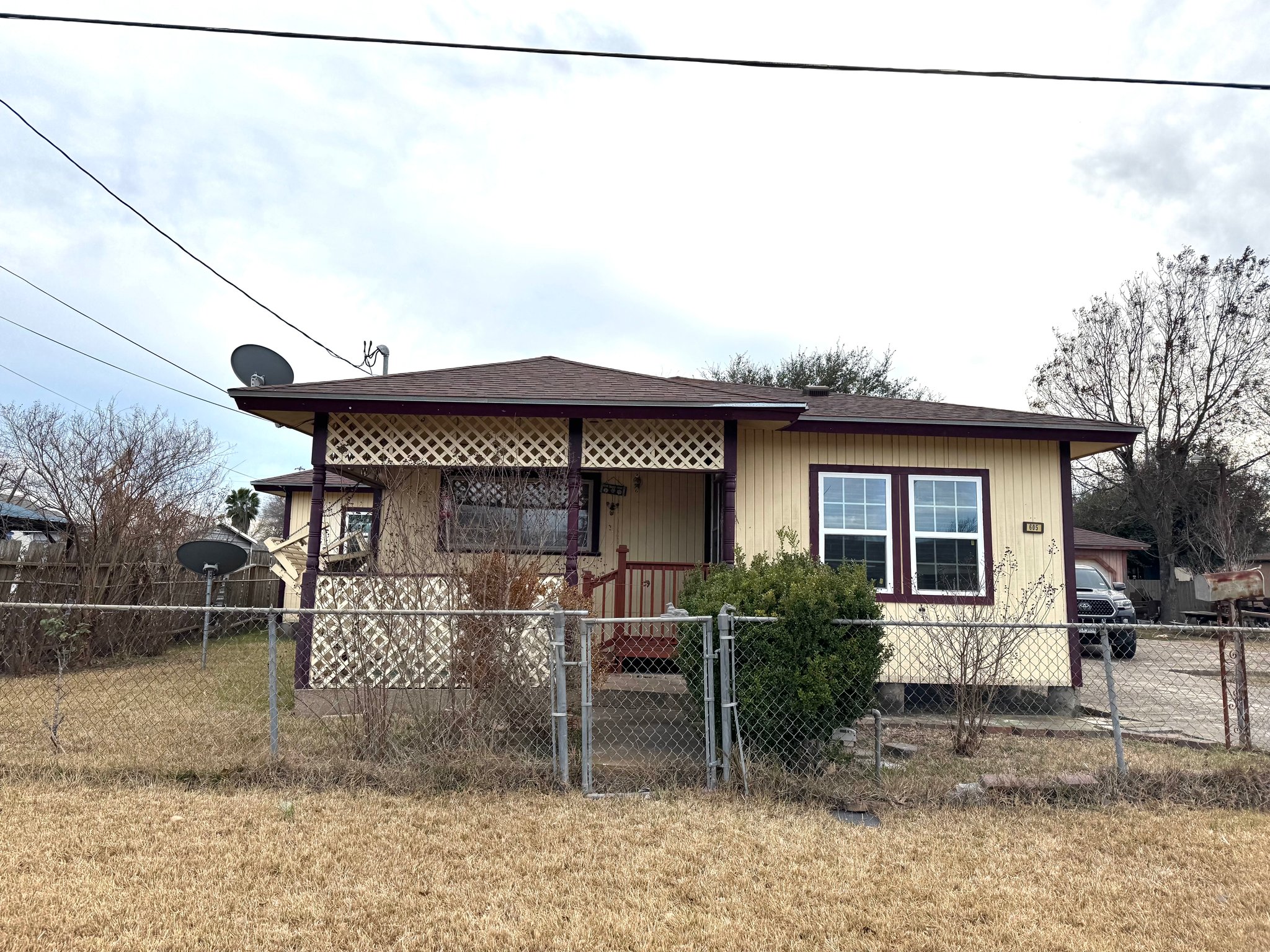 Gregory House: 605 mission Gregory,Texas