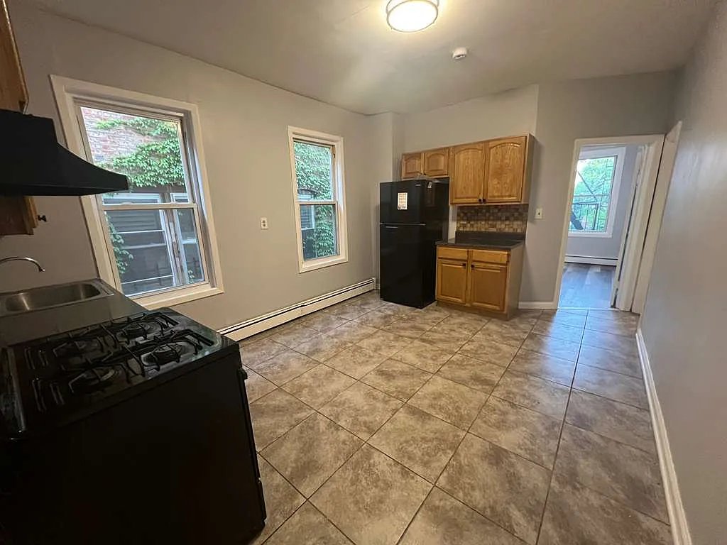 Paterson Apartment: 263 Rosa Parks Blvd
