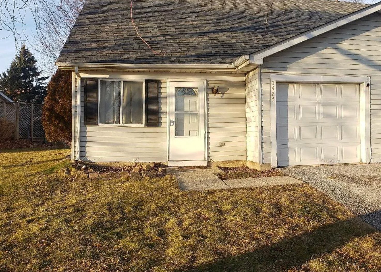 Aurora House: 3427 Fox Hill Rd