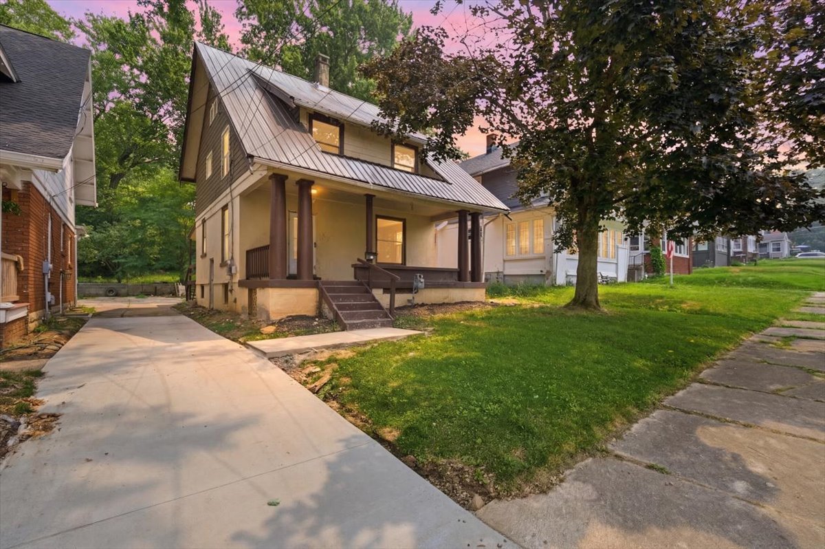 Mansfield House: 142 Western Ave