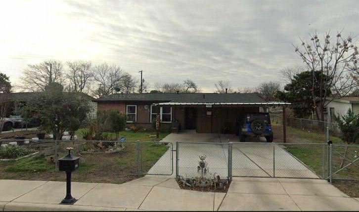 San Antonio House: 106 Knollwood