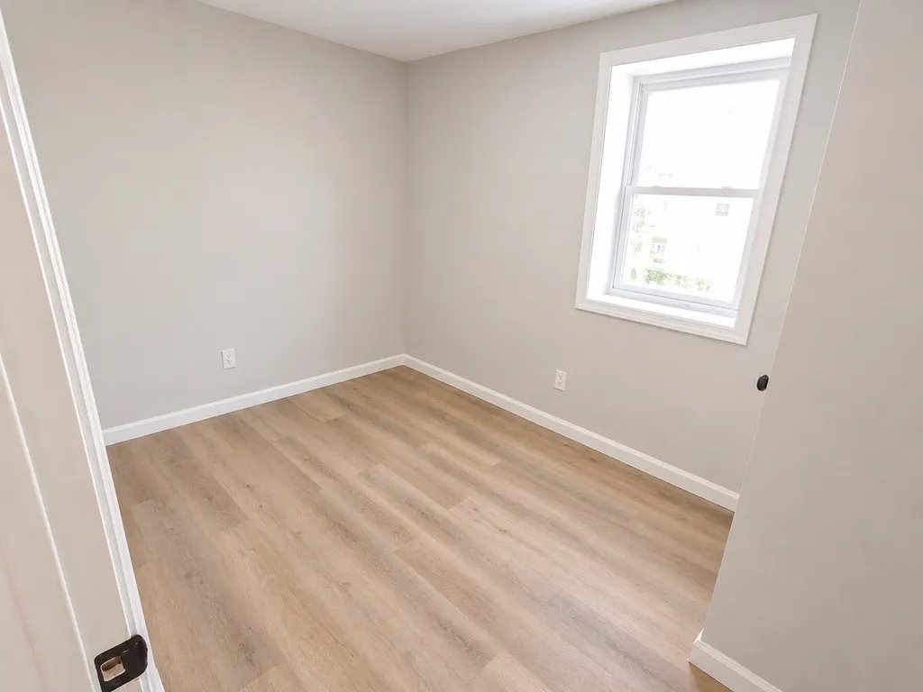 Paterson Apartment: 5-7 Straight St