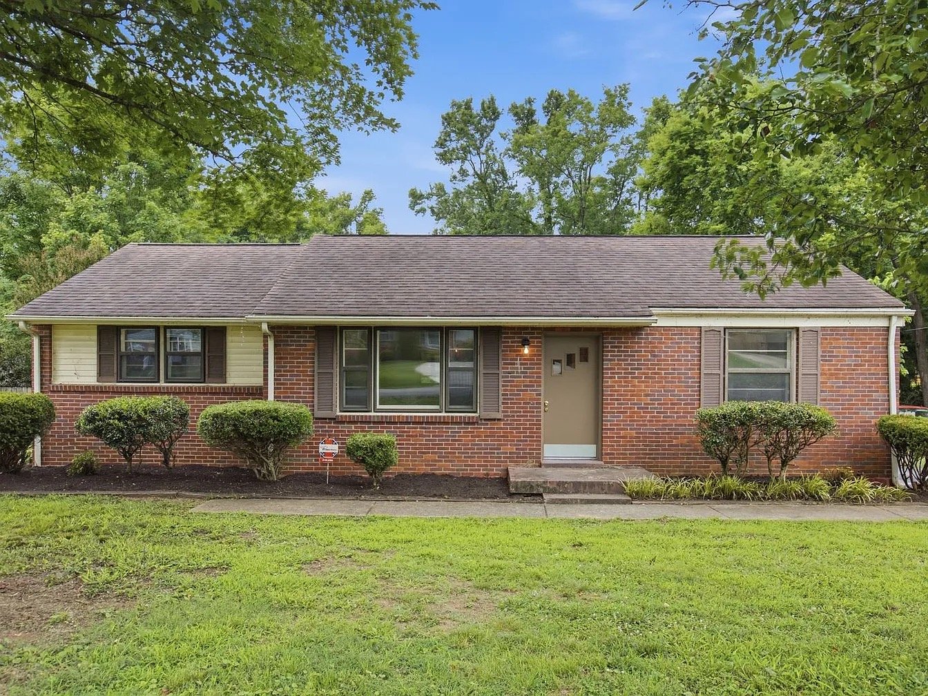 Nashville House: 2923 Dunmore Dr
