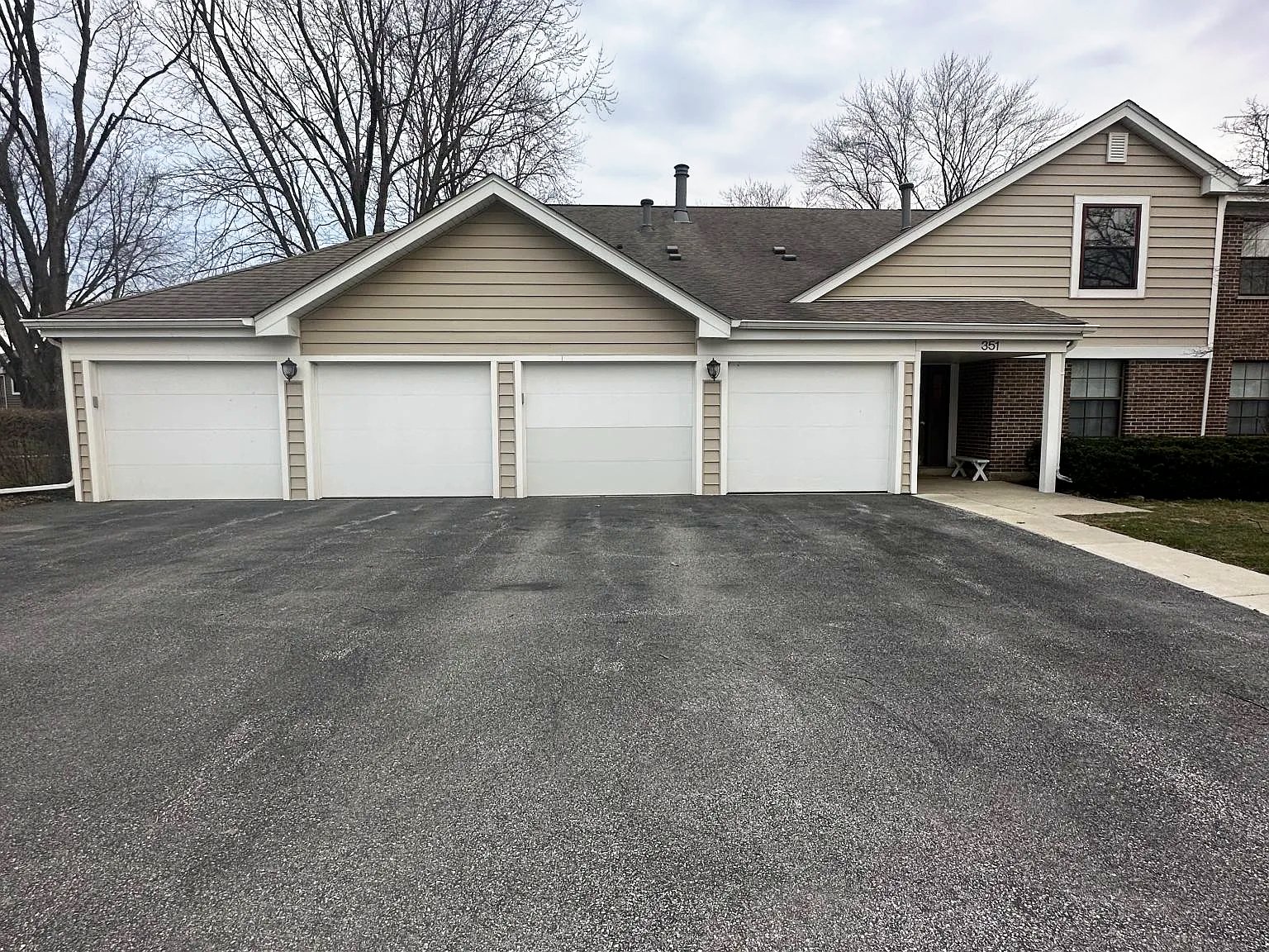 Schaumburg Condo: 351 Newgate Ct