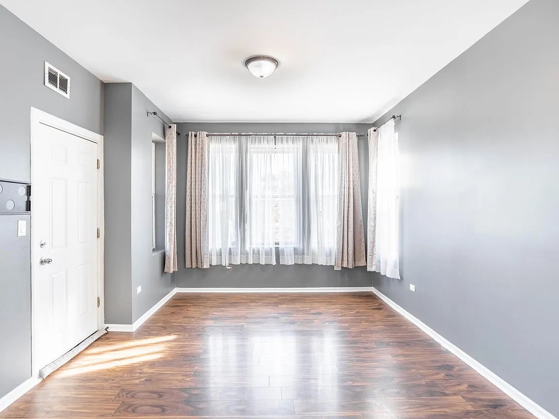 Chicago Apartment: 6630 S Washtenaw Ave