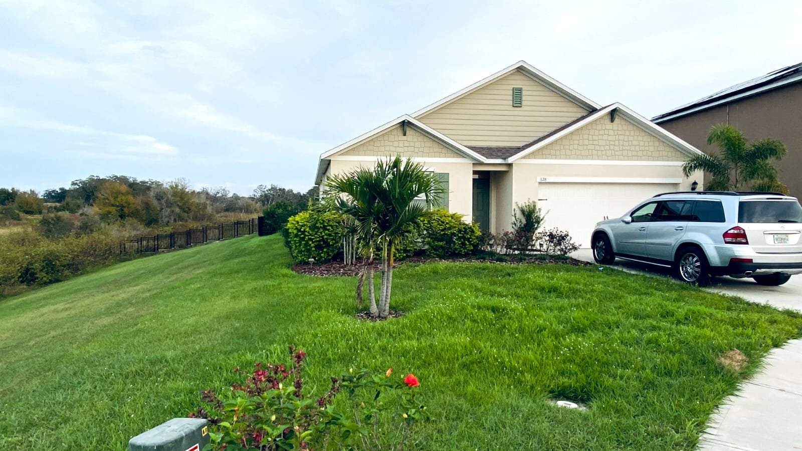 Davenport House: 1128 Fox Path Road