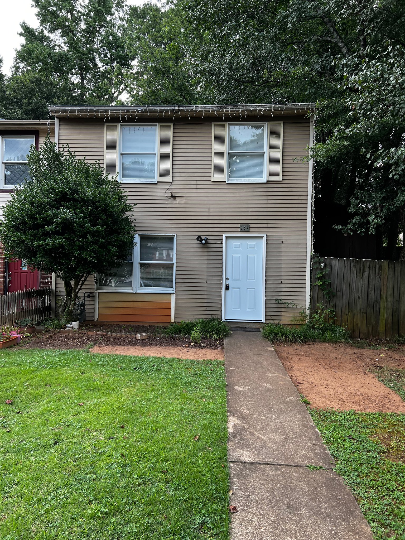 Roswell Townhome: 131 Roswell Commons way
