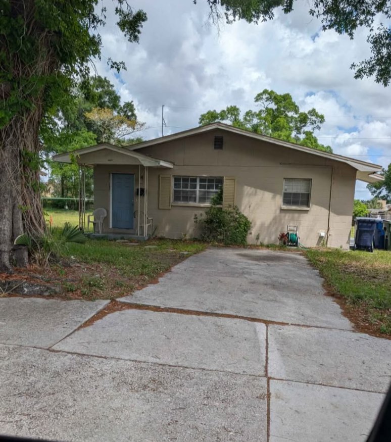 Tampa House: 1708 E 29th Ave