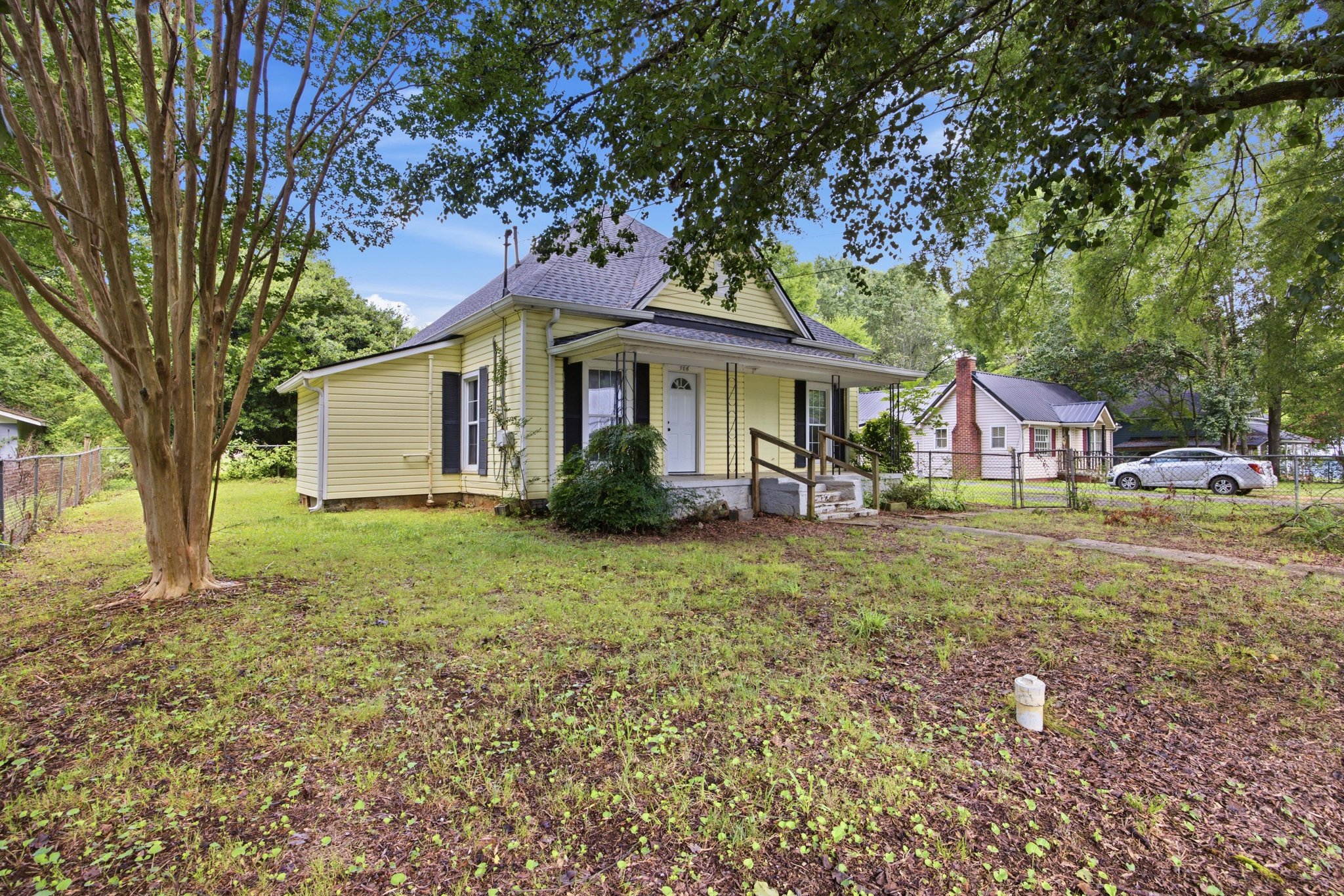 La Fayette House: 506 Daugherty St