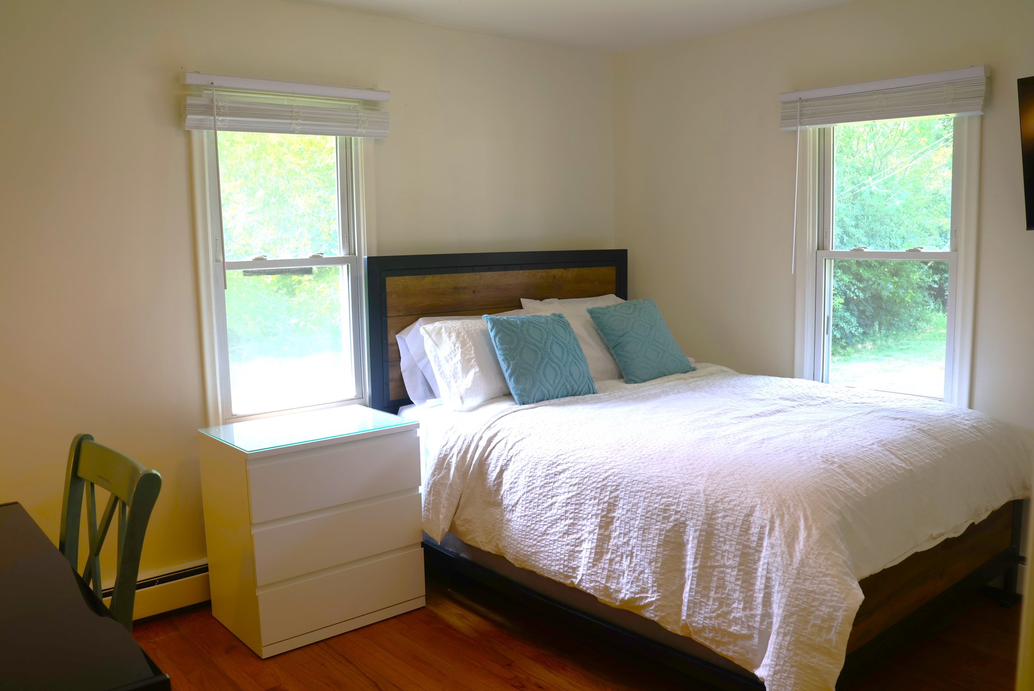CANTON Single Room: 50990 MOTT ROAD