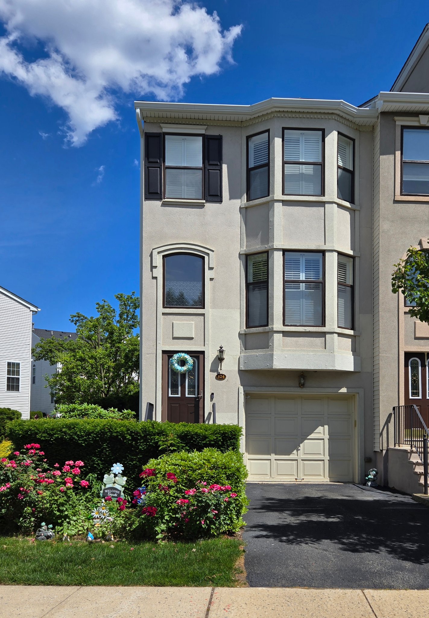 Nutley Condo: 324 Winthrop Dr