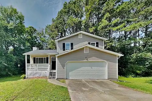 Stone Mountain House: 536 Zachary Ct