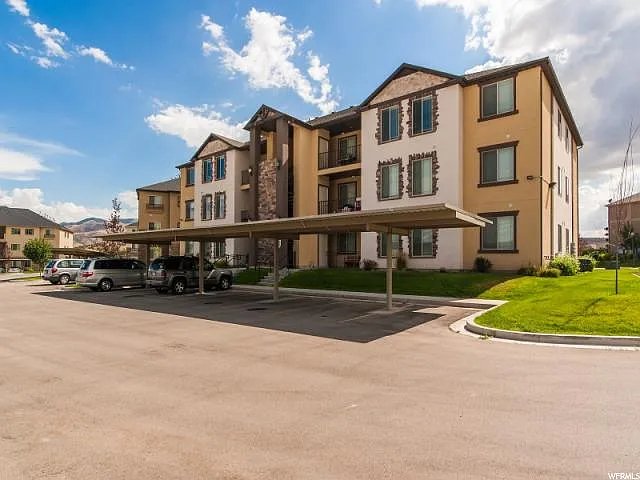 EAGLE MOUNTAIN Condo: 3618 E Clear Rock Rd