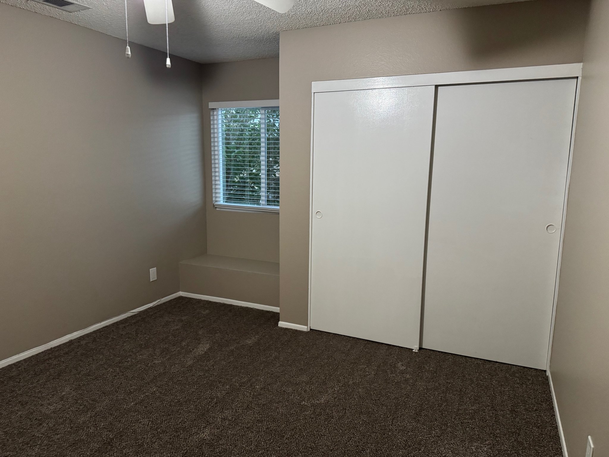 Fontana Single Room: 16645 Valencia Avenue