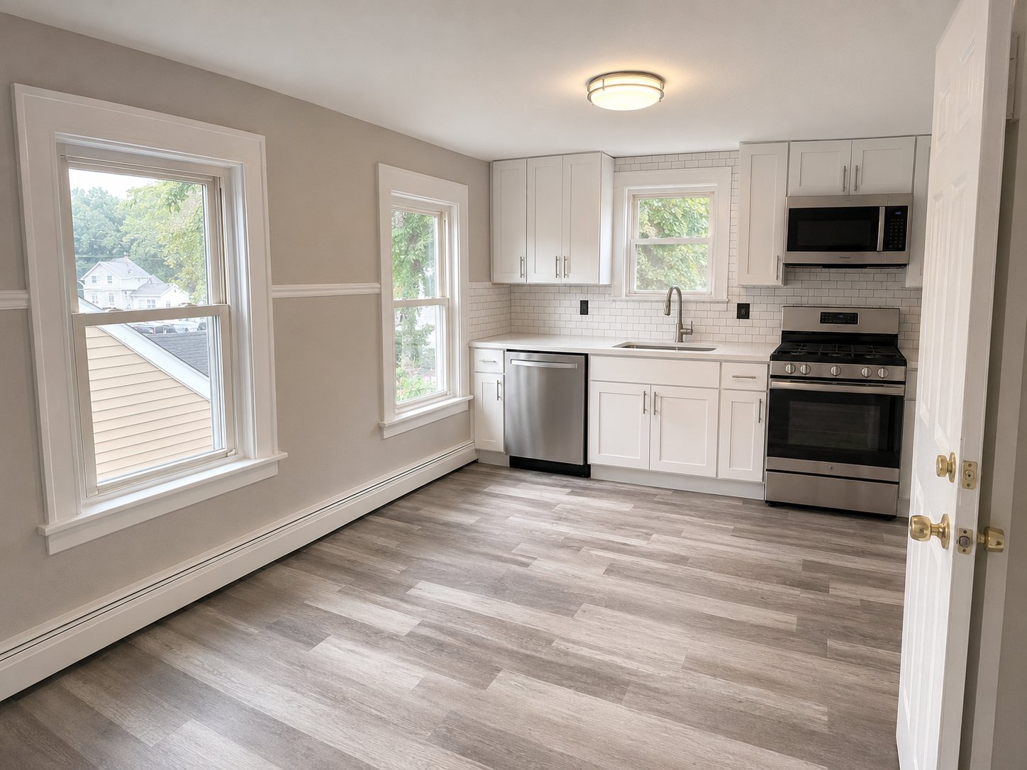 Coventry Apartment: 521 Washington St