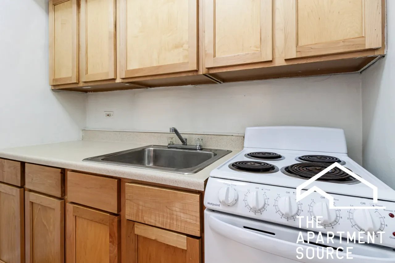 Chicago Apartment: 536 West Arlington Place #110 Chicago, IL 60614