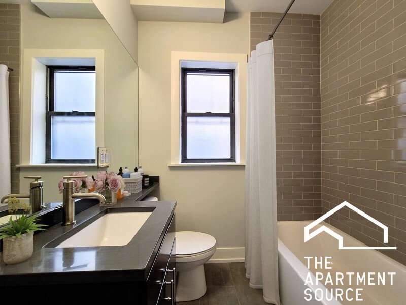Evanston Apartment: 1144 Maple Avenue #2 Evanston, IL 60202