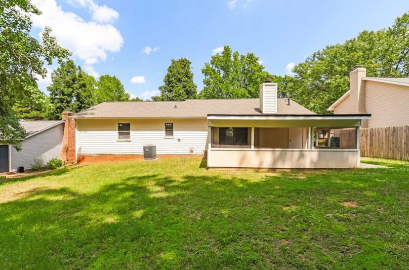 Mint hill House: 5936 Loch Arbor Ln