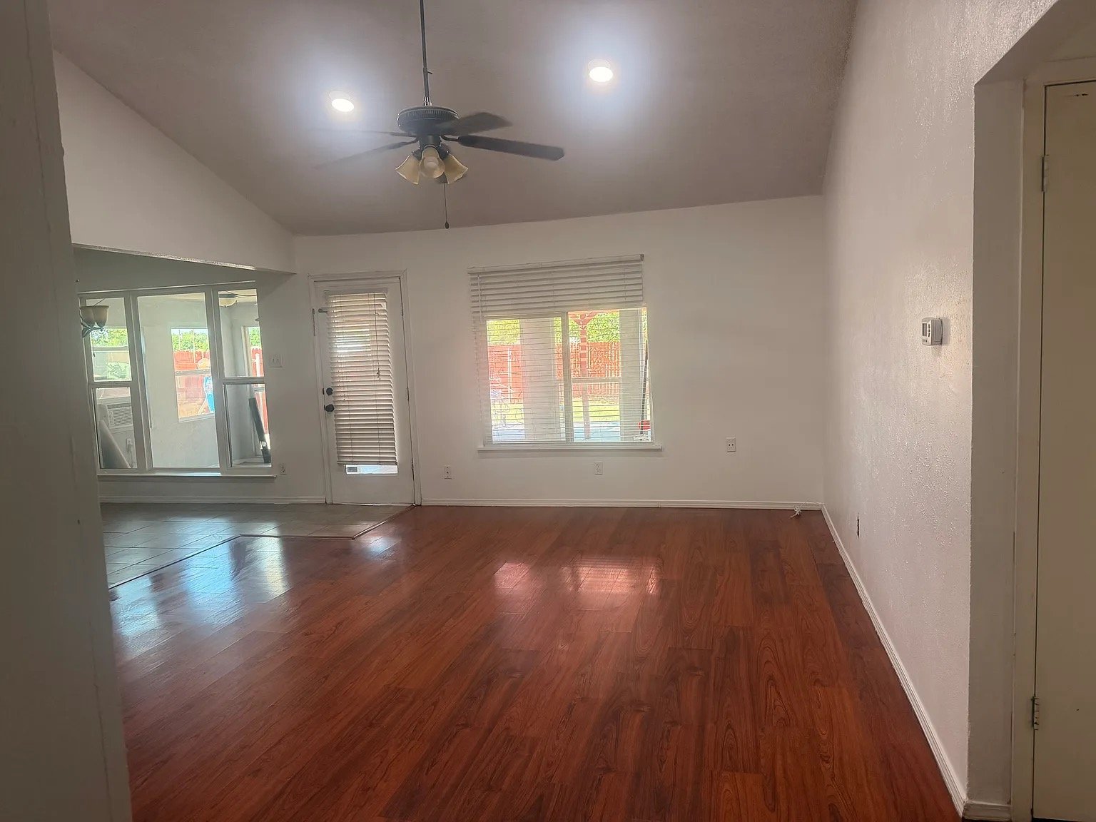 Saginaw House: 1112 Park Center Ct