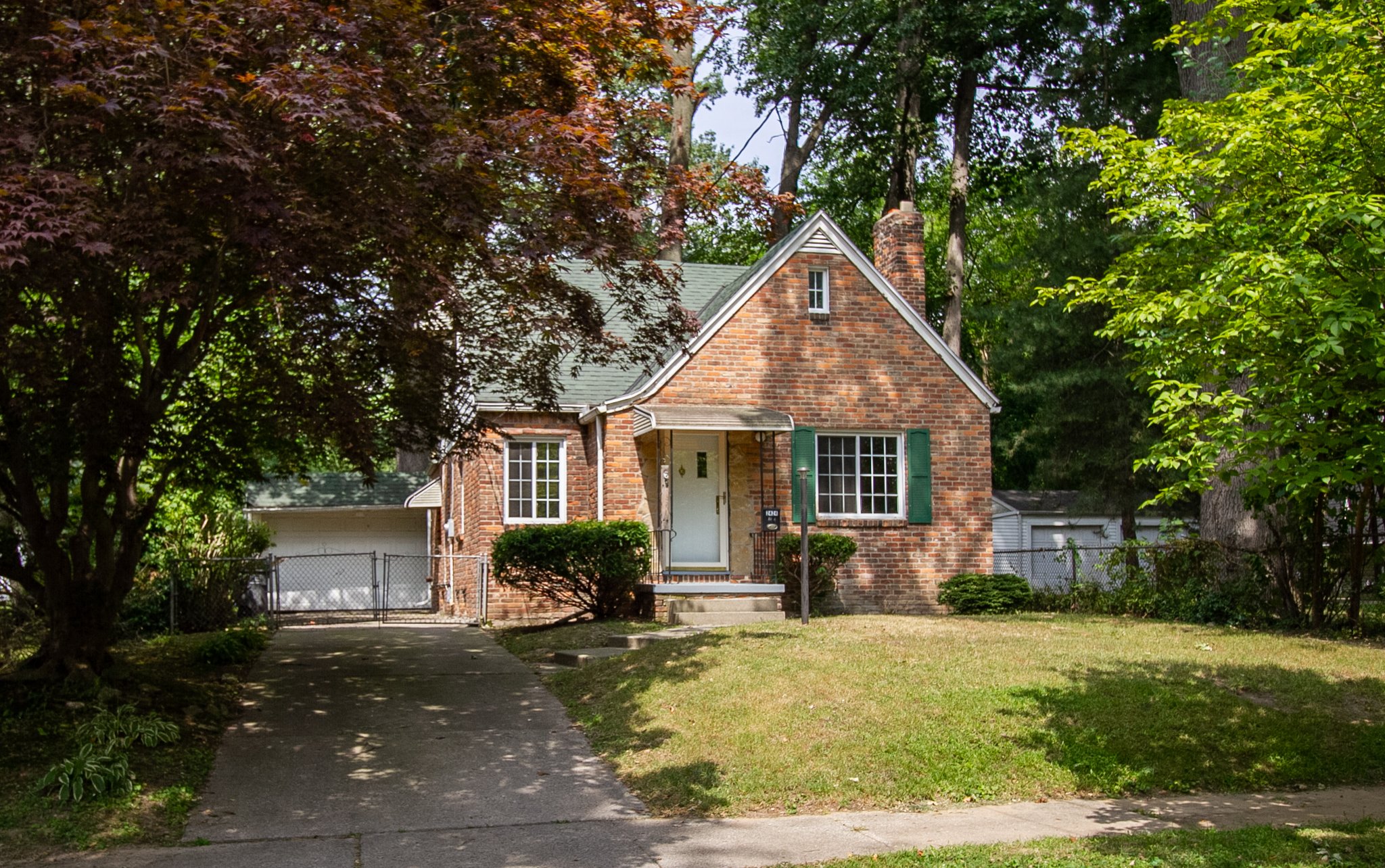 Toledo House: 2424 Lambert