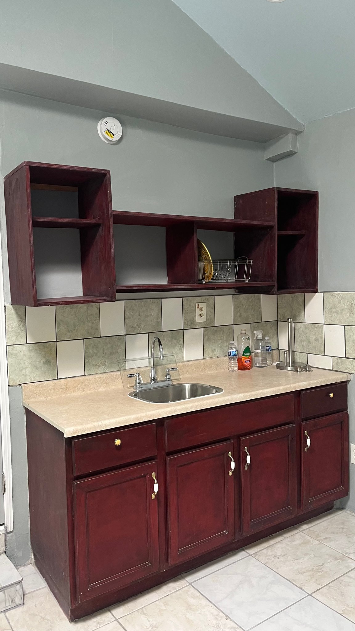 Sylmar Single Room: 15234 La Valle St