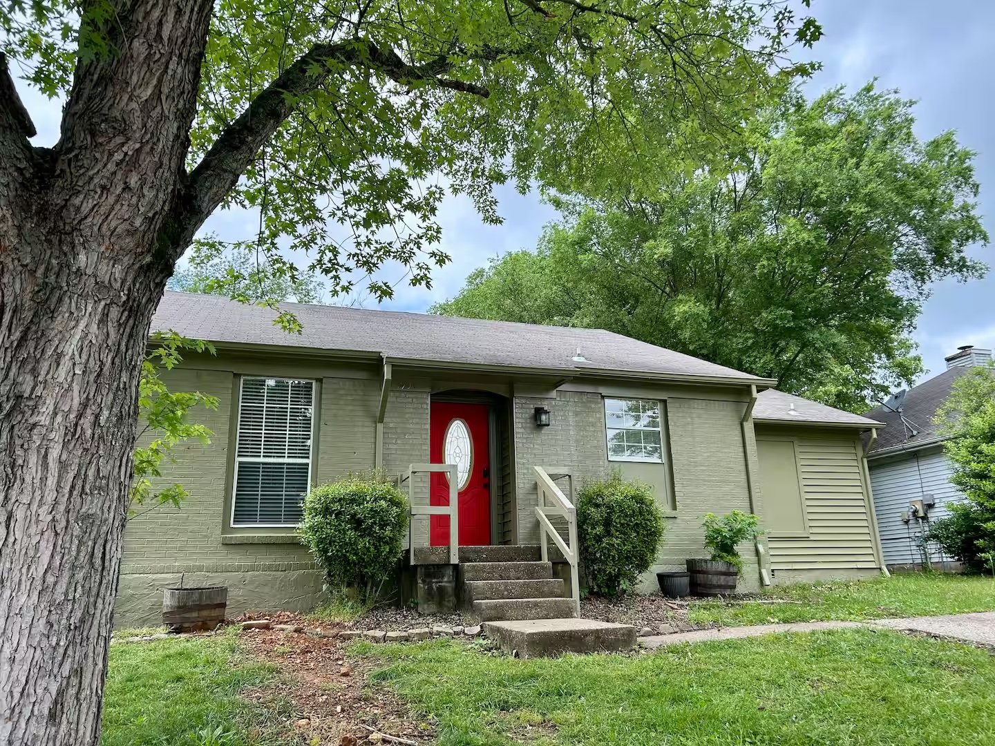 Clarksville House: 1994 Timberline Way