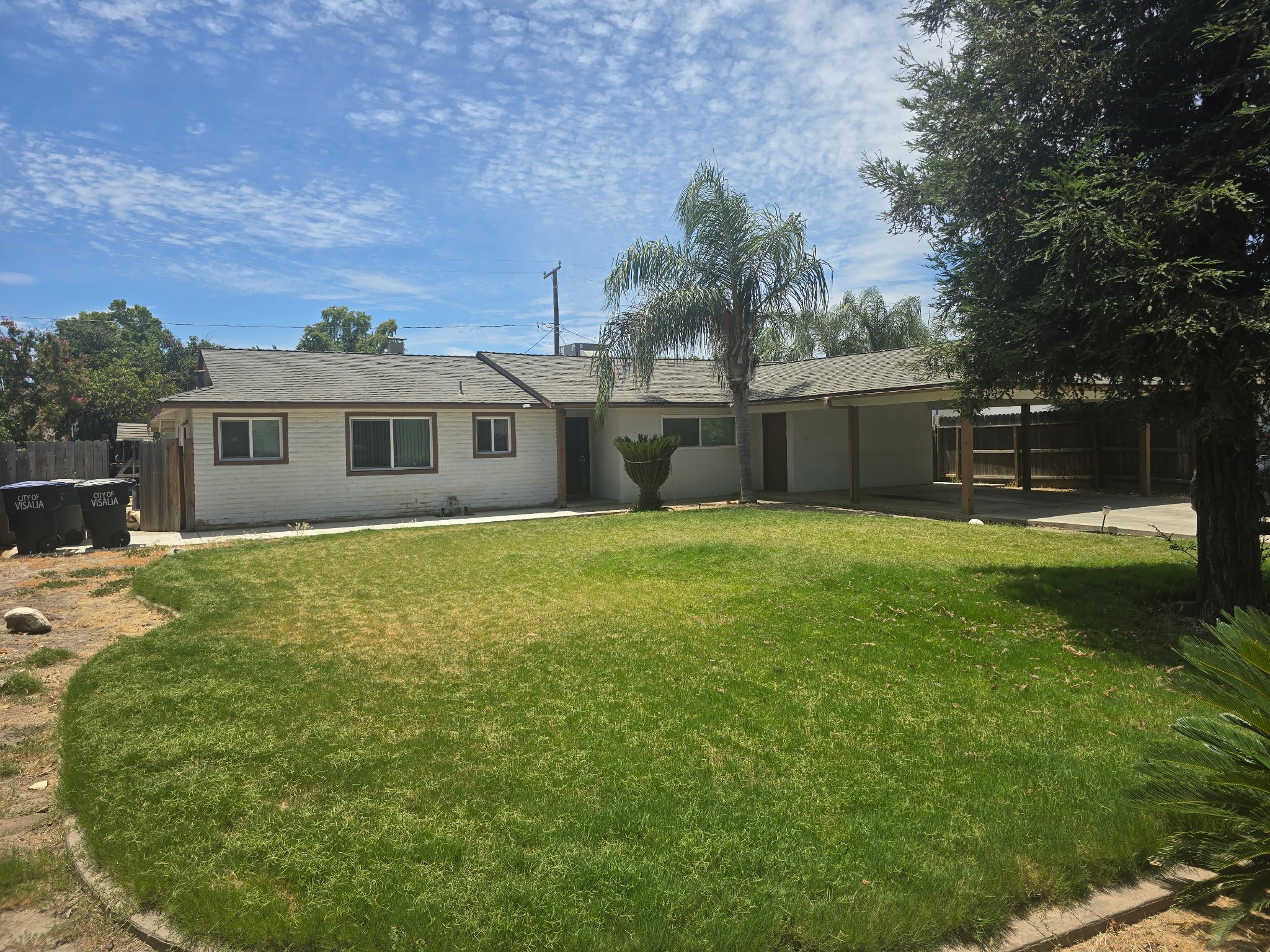 Visalia House: 1005 W. Cambridge Ave