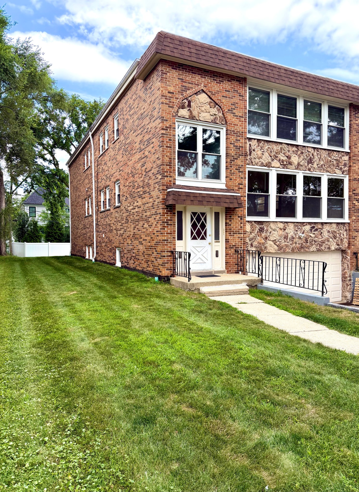 Elmhurst Apartment: 167 E Van Buren St